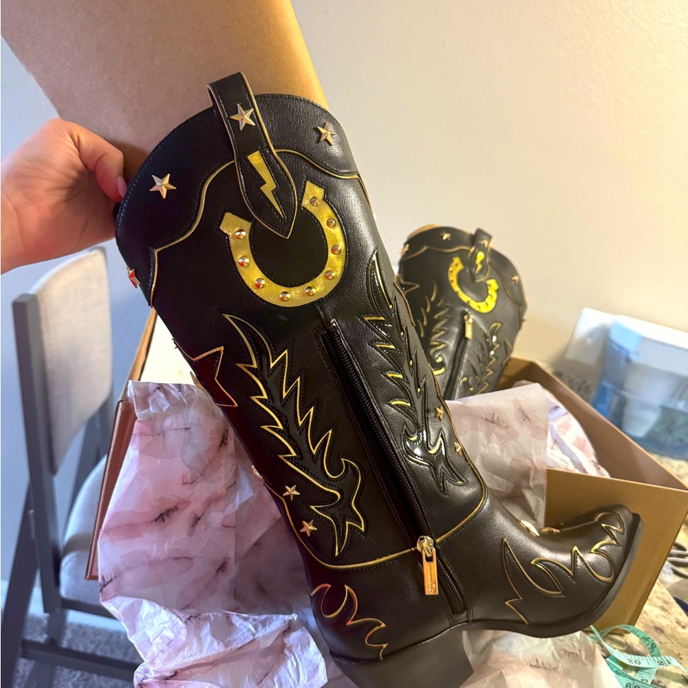 Jessica Simpson never used brand new Black Boots with Gold Western Design